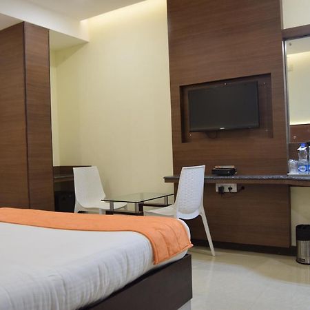 Thiviyam Airport Hotel Chennai Exterior photo
